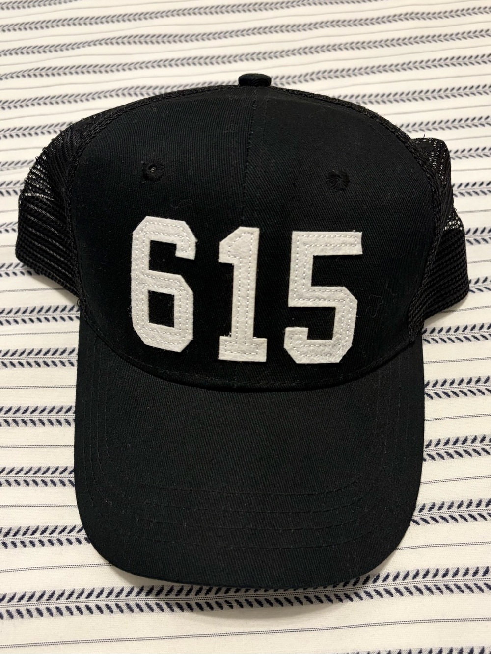 (code) word 615 nashville black & white adjustable trucker hat